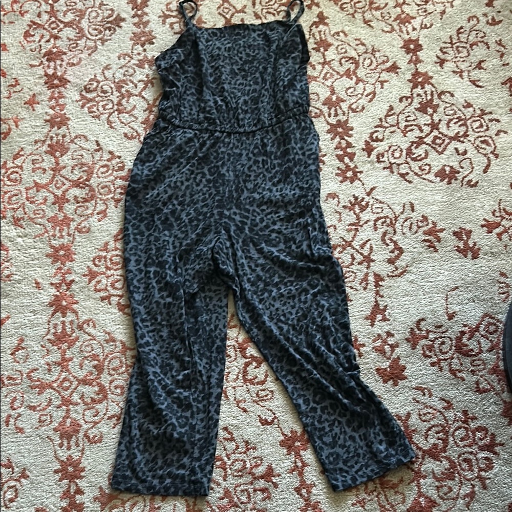 Old Navy Black Leopard Jumpsuit Sz L